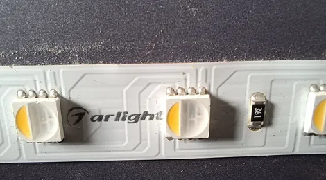 Как выбрать светодиодную ленту: яркость, CRI, 12 В или 24 В